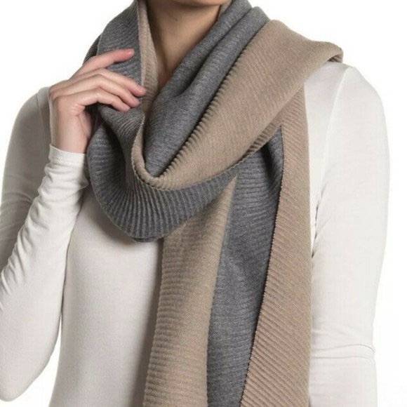 4th & Union Large Grey & Tan Scarf - Picture 2 of 7